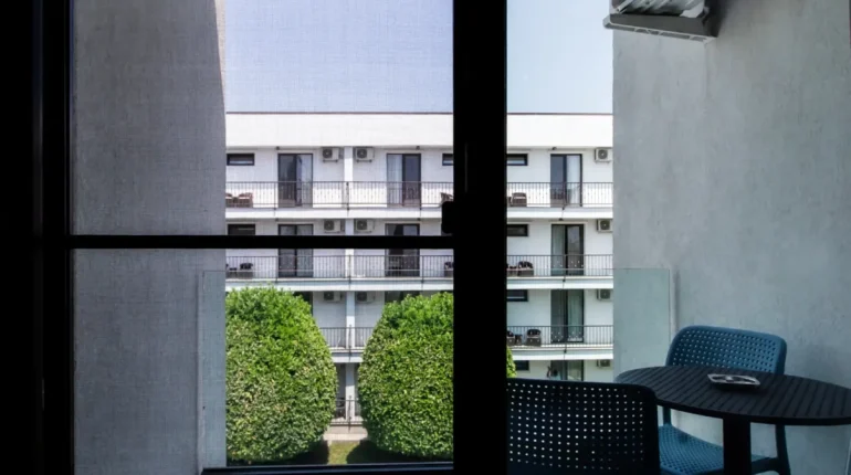 CAMERA KING SUPERIOARA HOTEL VIGO (12)