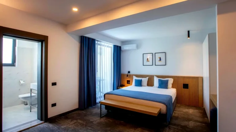 CAMERA KING SUPERIOARA HOTEL VIGO (2)