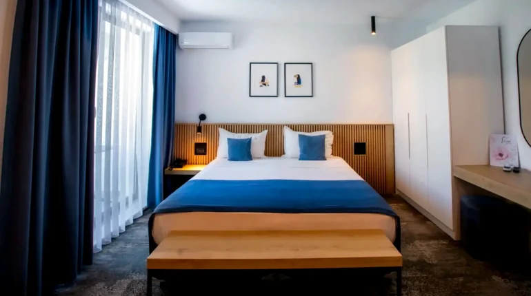 CAMERA KING SUPERIOARA HOTEL VIGO (3)